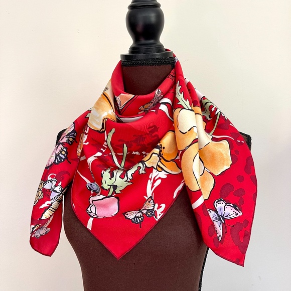 Salvatore Ferragamo Scarf Icons Red Multicolor Silk Wrap - Picture 8 of 16